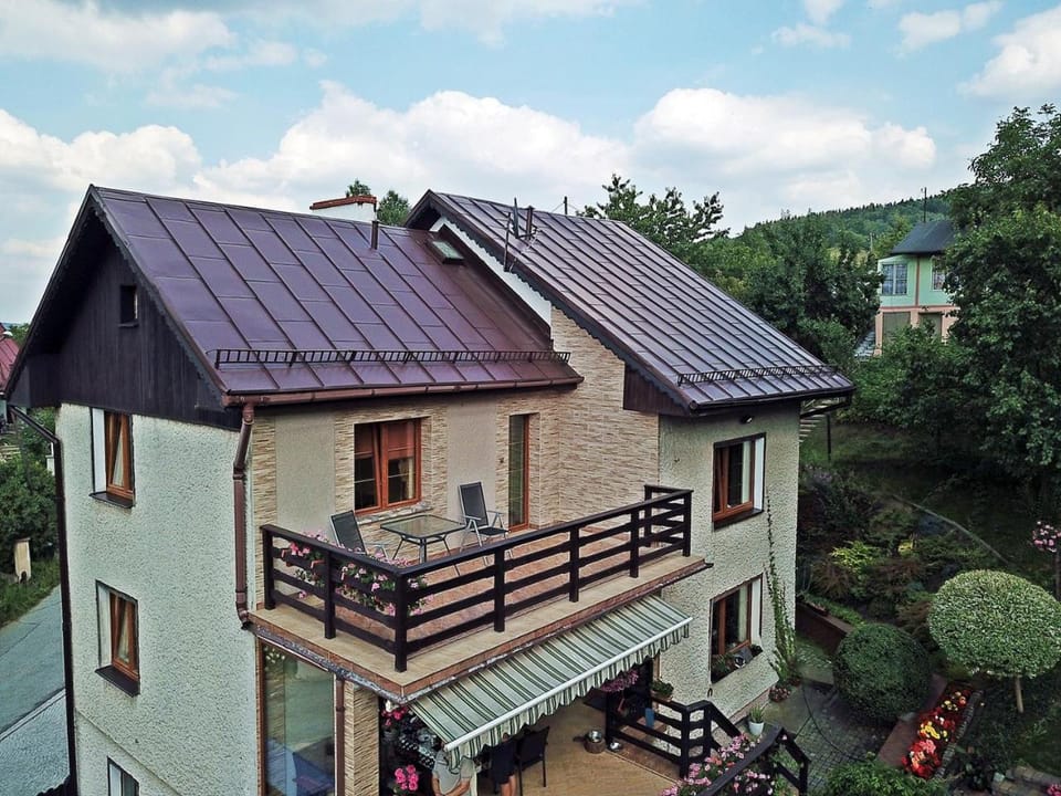 Bird's eye view, On site