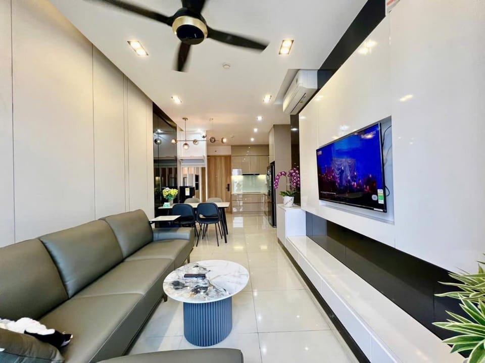 Căn hộ Emerald Celadon 2 Phòng ngủ 71m2 Apartment in Ho Chi Minh City