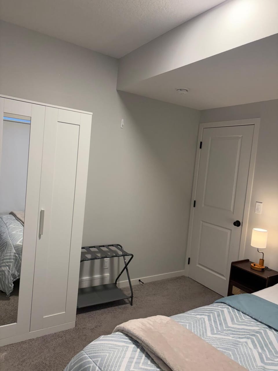 Summer Serene- 2BR Apartment in Calgary
