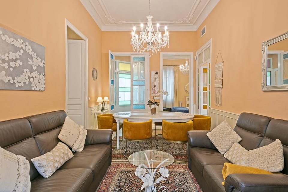 Villa Modernista Villa in Barcelona