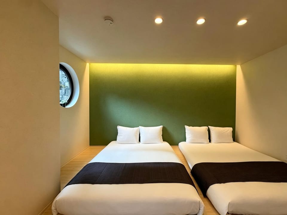 Bed, Photo of the whole room, Bedroom, air conditioner