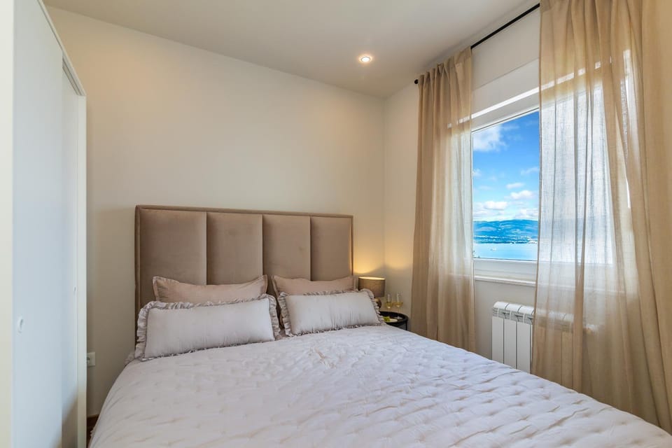 Bedroom, Sea view