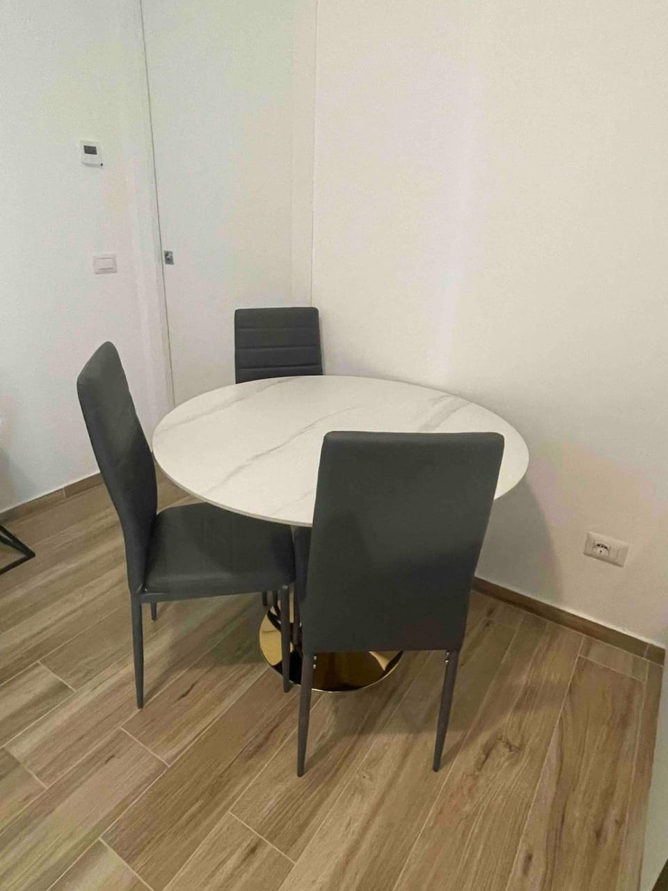 Case Rosse Anzio Two room apartment 4 people Ground floor courtyard Apartment in Anzio