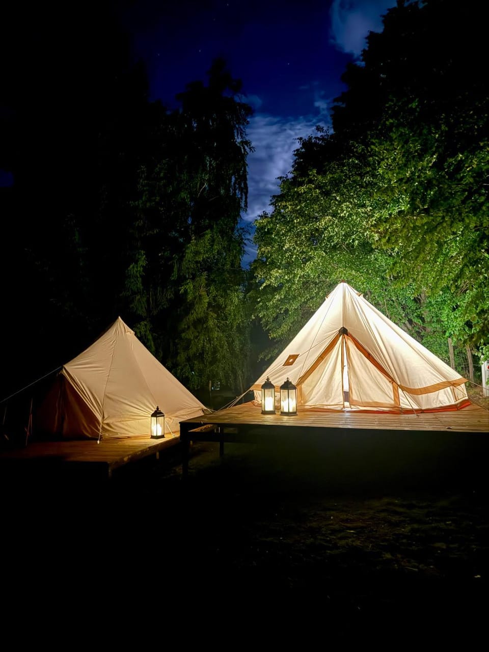 GLAMPING El CAMINO POIANA MĂRULUI CS Luxury tent in Timiș County