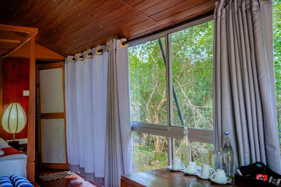 Spring, Bed, Natural landscape, Garden, Photo of the whole room, Bedroom, Garden view