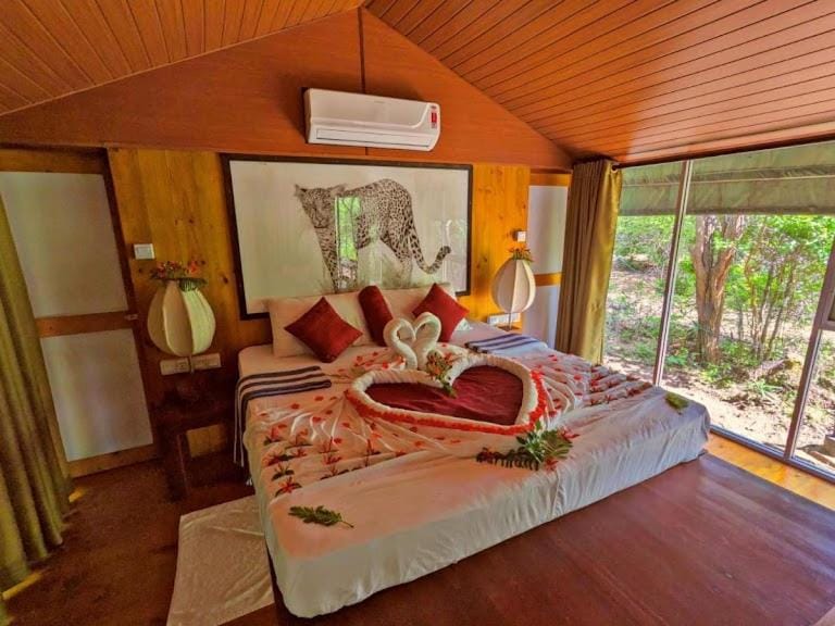 Lowin Yala - High Luxury Safari Camp Luxury tent in Southern Province