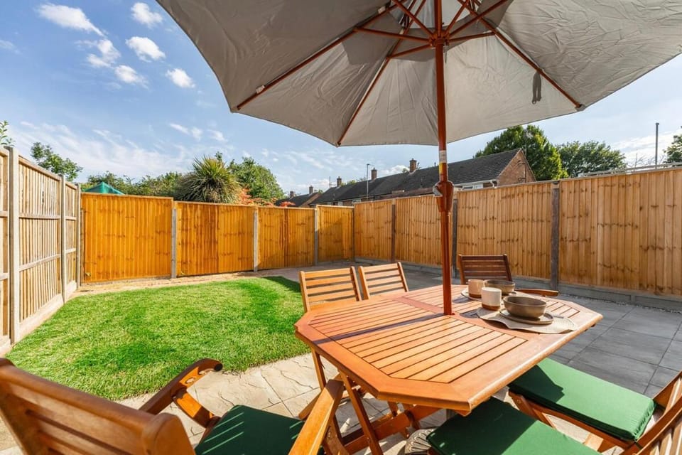 Cambridge Central Escape 4 Bedroom & Garden Home Apartment in Cambridge