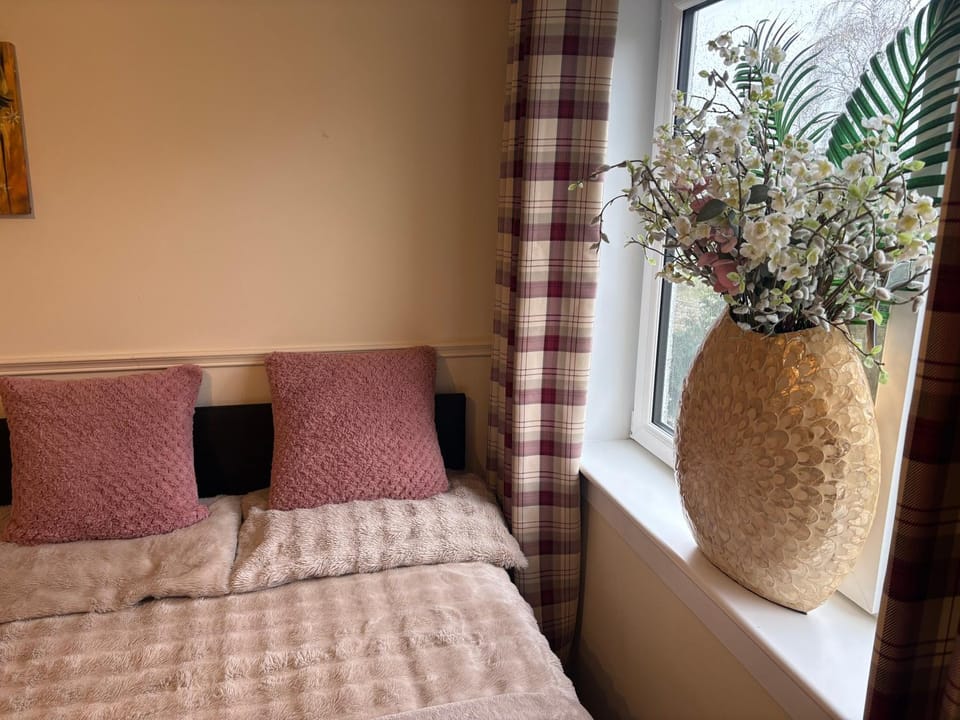 Lovely quiet double room Vacation rental in Edinburgh