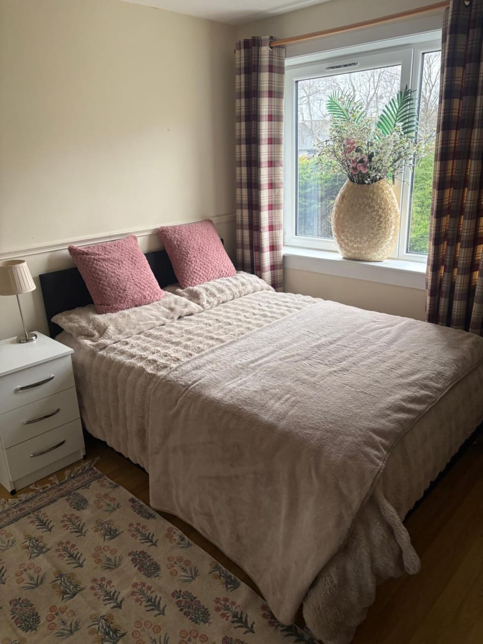 Lovely quiet double room Vacation rental in Edinburgh
