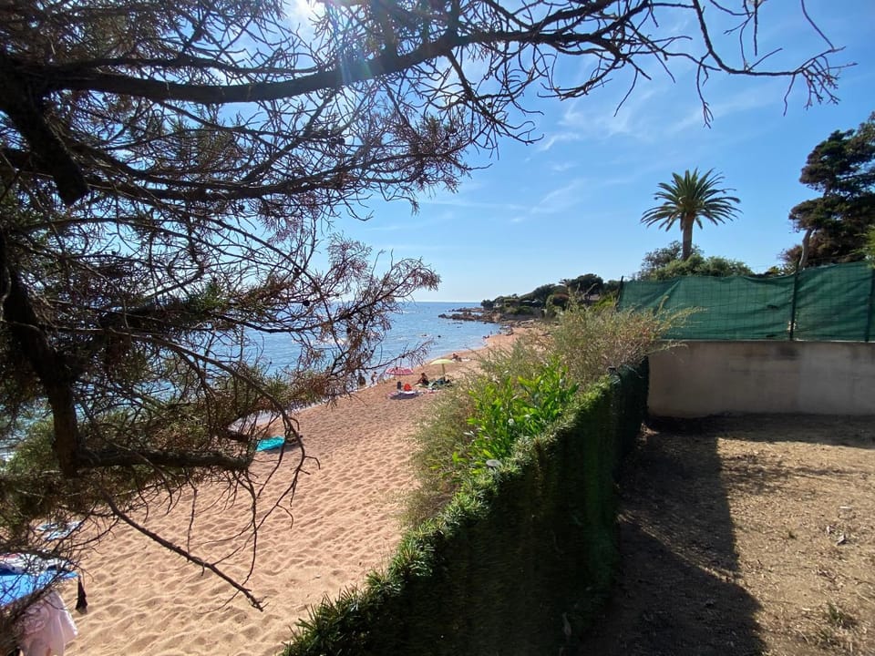 Villa Les pieds dans l'eau accès privatif à la mer Villa in Corsica