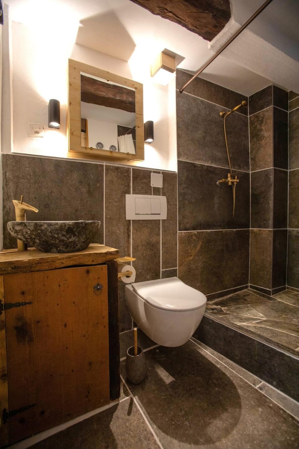 Shower, Toilet