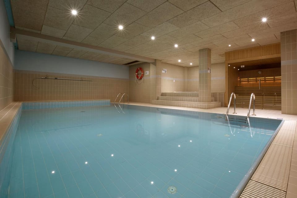 Swimming pool, Swimming pool