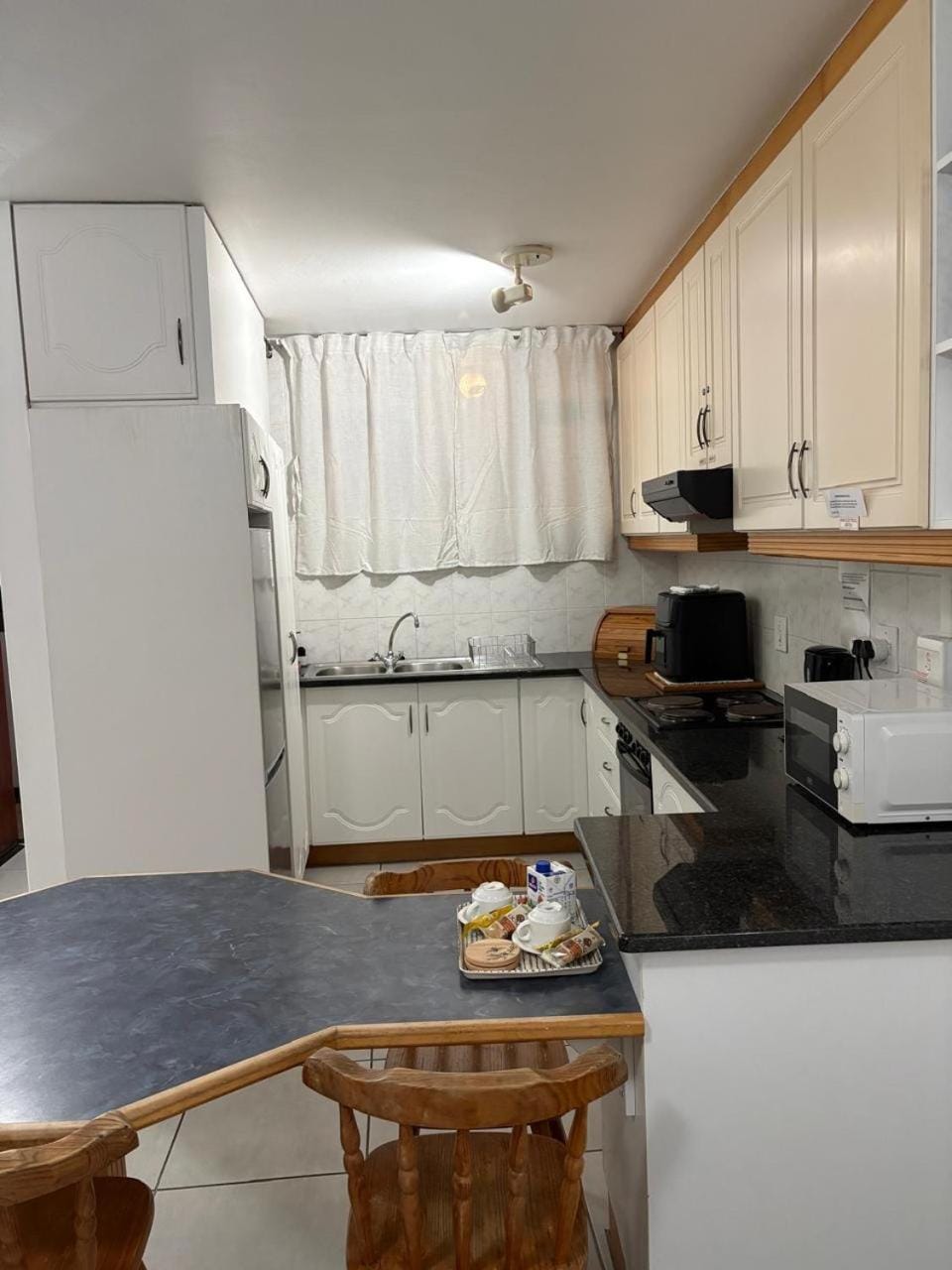 Oceans Whisper 704 beach apartment gated & Lift access Apartment in KwaZulu-Natal