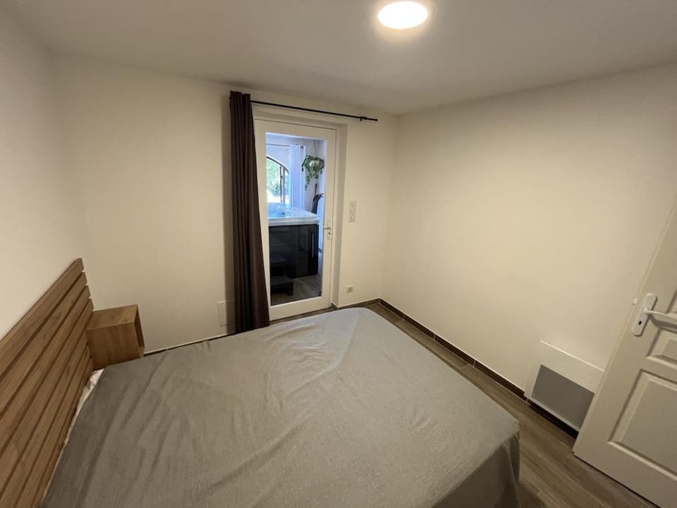 Les Coustelines Piscine privée et Jacuzzi Apartment in Forcalquier