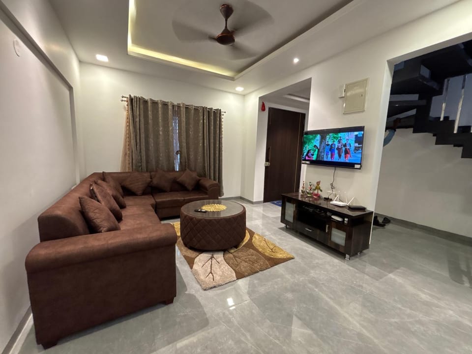 Nidhi 3bhk luxury villa with private pool Vacation rental in Lonavla