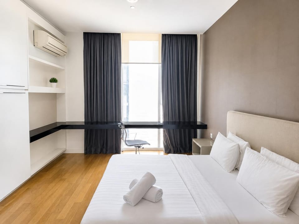 Bed, Bedroom, towels, air conditioner
