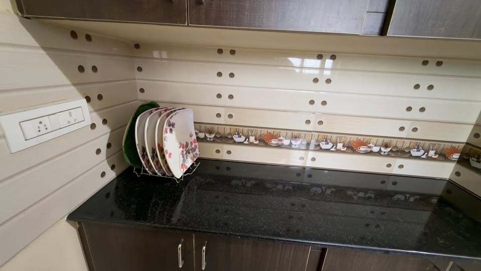 Govinda Nivas Homestay- Appartement with Fridge ,AC ,Geyser, Sofa, Separate puja room ,WIFI ,TV, Lift and 24 hours check-out Vacation rental in Tirupati