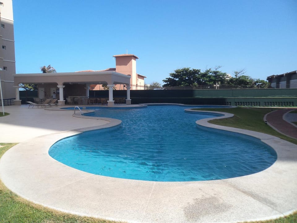 Day, On site, Swimming pool