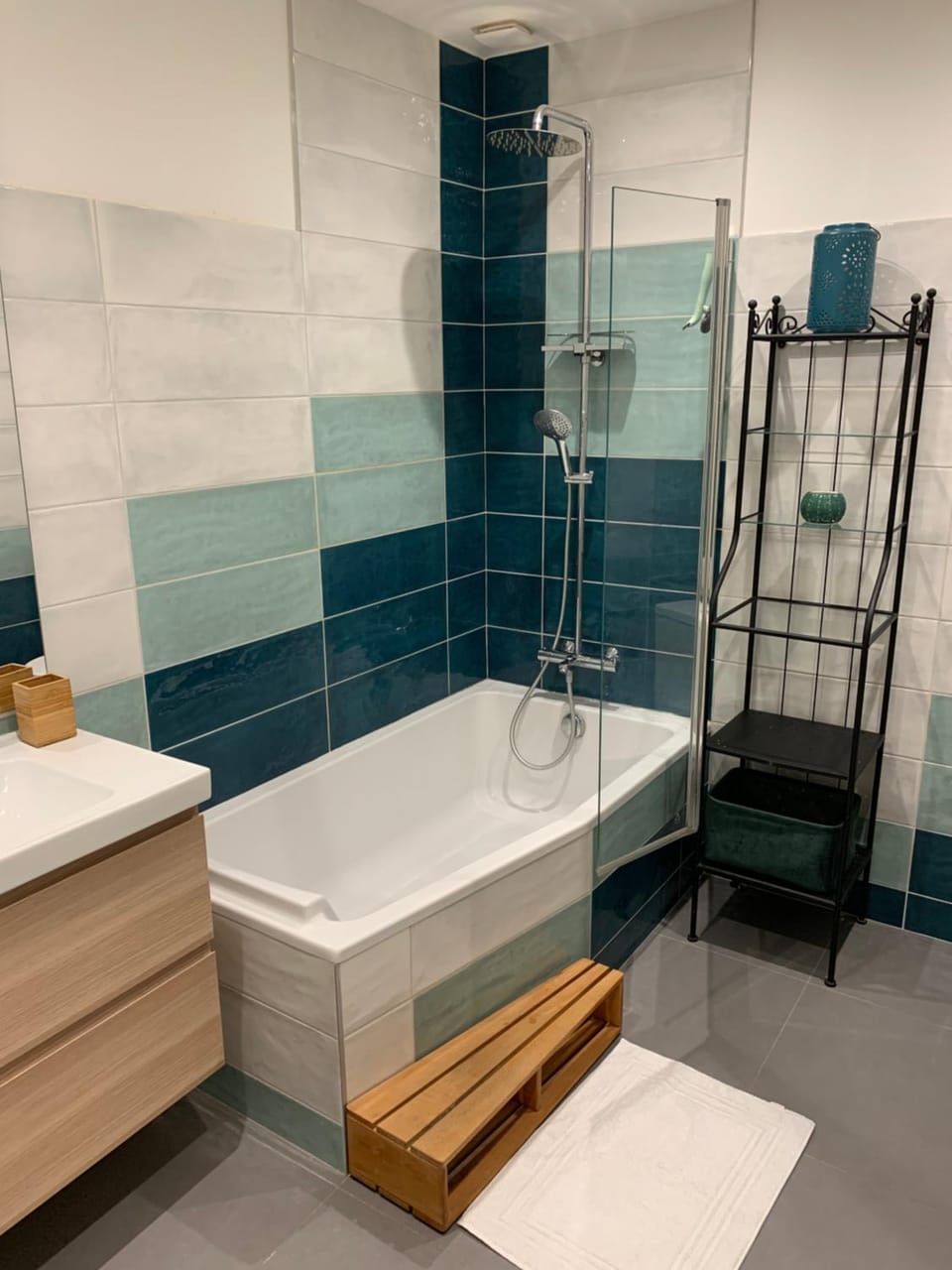 Bathroom, Bath