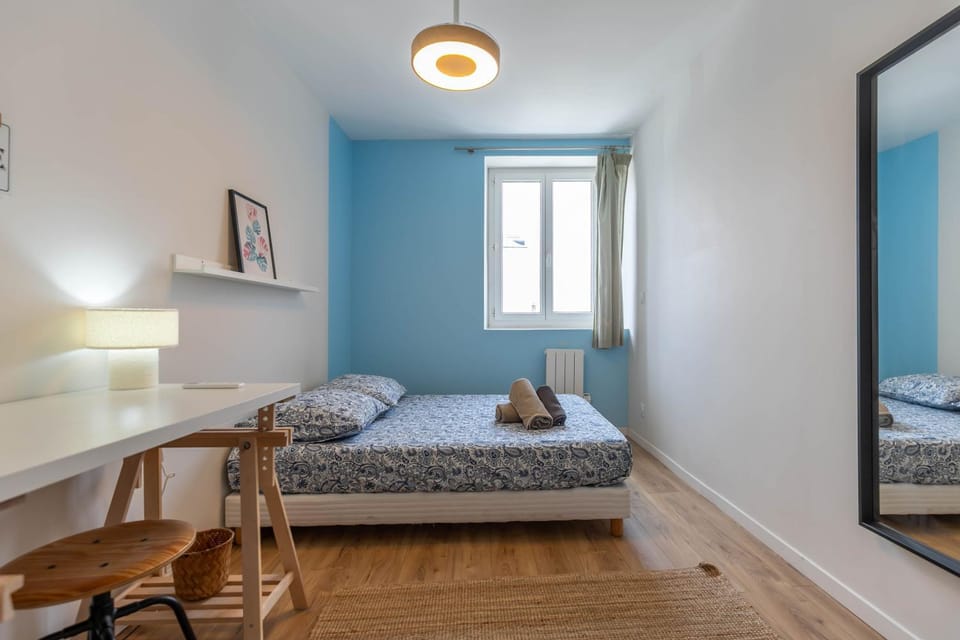 Bed, Photo of the whole room, Bedroom