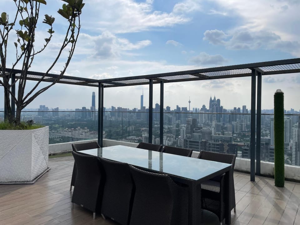 Day, View (from property/room), Balcony/Terrace, Dining area, City view