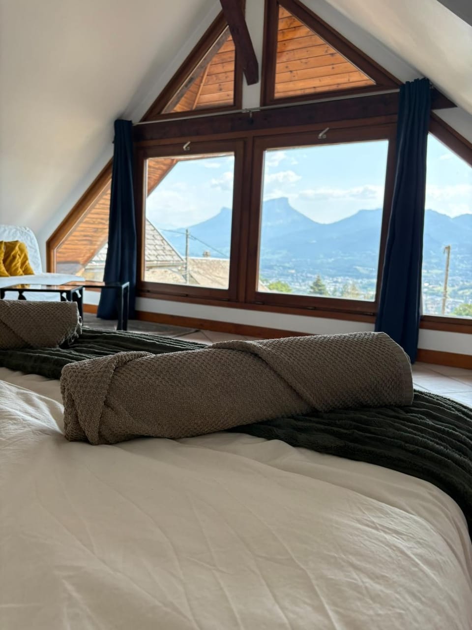 Cozy and Independent Studio with a View Apartment in Auvergne-Rhône-Alpes