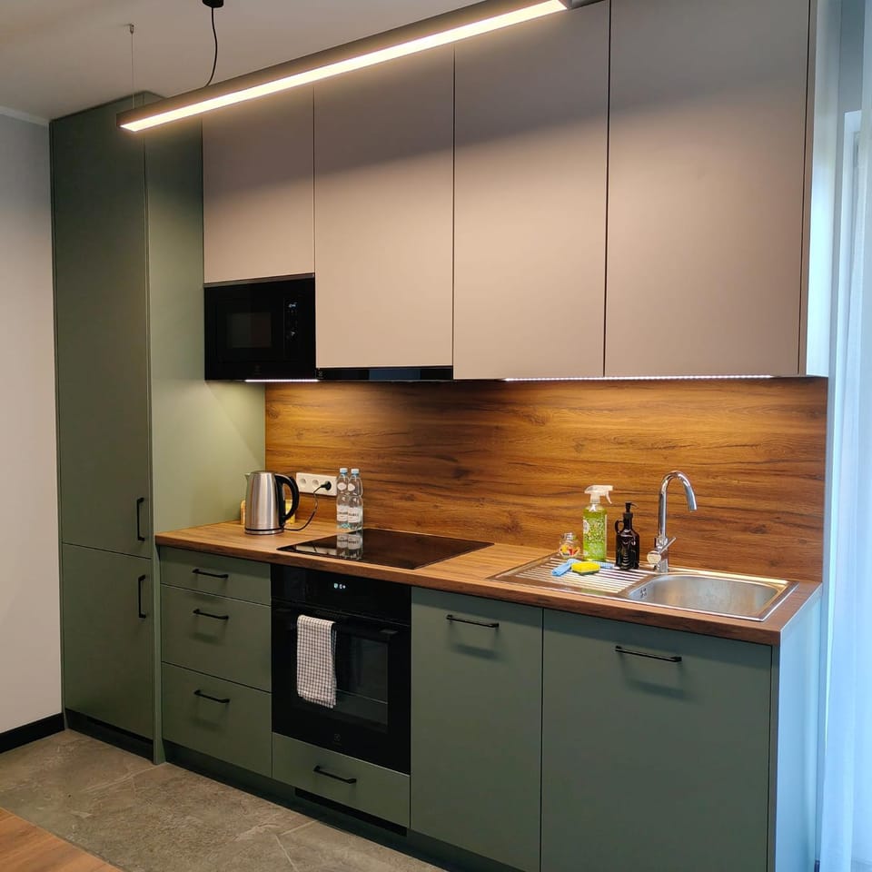 Coffee/tea facilities, Kitchen or kitchenette, dishwasher, oven, stove