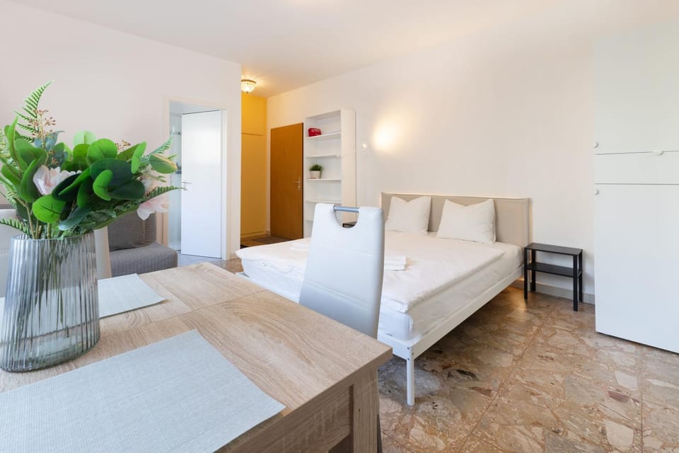 Bed, Area and facilities, cot