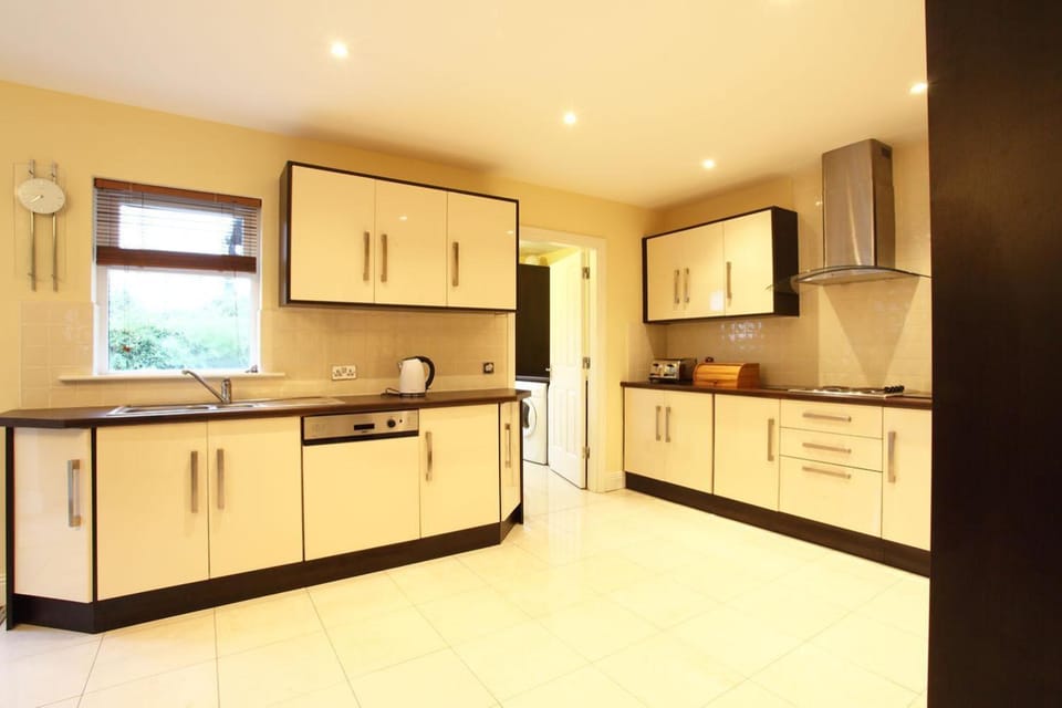 Ardmullen Walnut 3 Bed Holiday Home House in Kenmare
