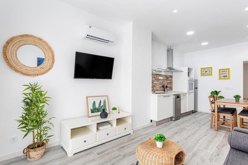 Newly renovated apartment next to Turia Gardens Apartment in Valencia
