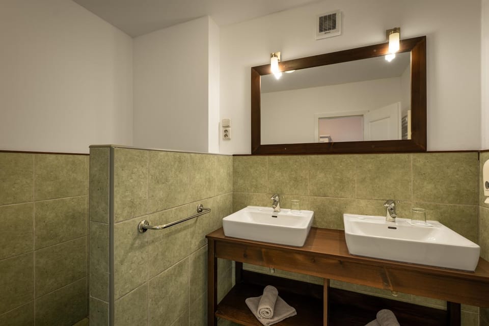 Bathroom, towels