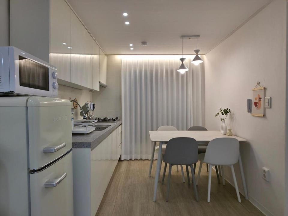 윤스테이 YooN Stay, 3min to Shinsa station Apartment in Seoul