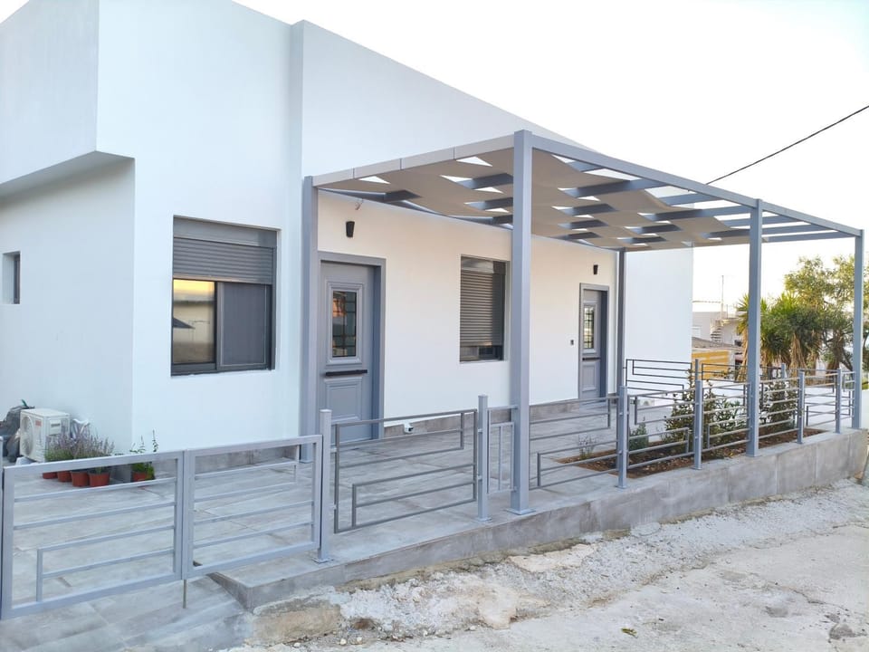 Property building, Day