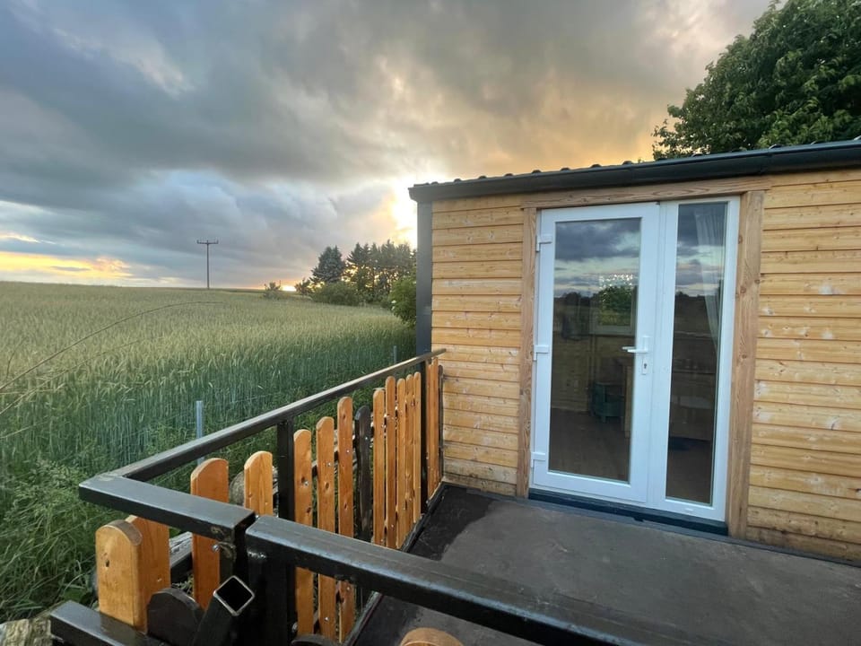 Property building, Day, Natural landscape, View (from property/room), Balcony/Terrace