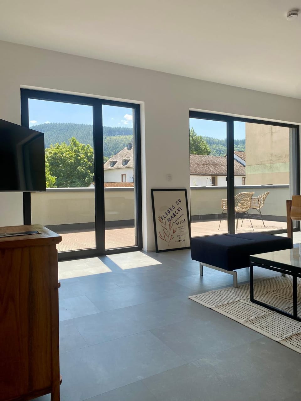 TV and multimedia, View (from property/room), Balcony/Terrace, Living room, internet