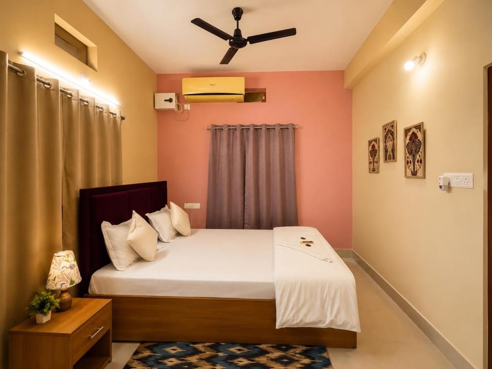 Bed, Photo of the whole room, Bedroom, air conditioner