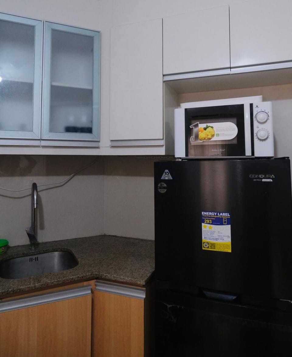Modern Retro Stay across NAIA 3 Apartment in Pasay