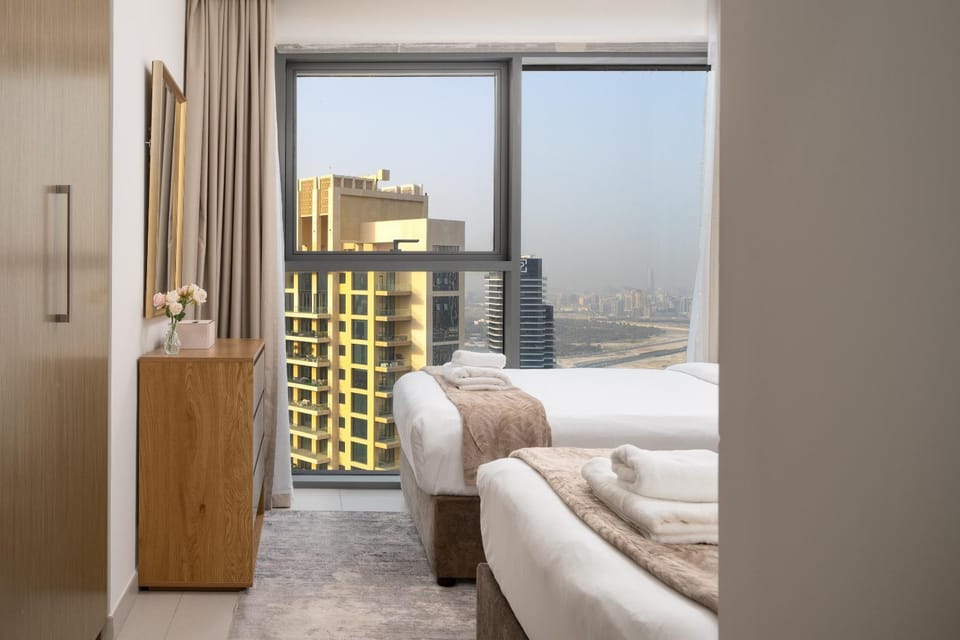 Bedroom, towels