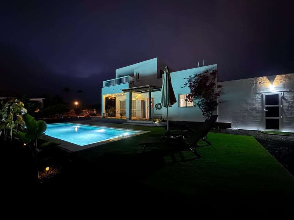 Night, Swimming pool