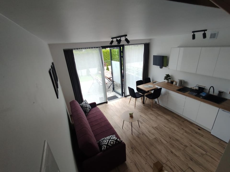 Kitchen or kitchenette, Living room