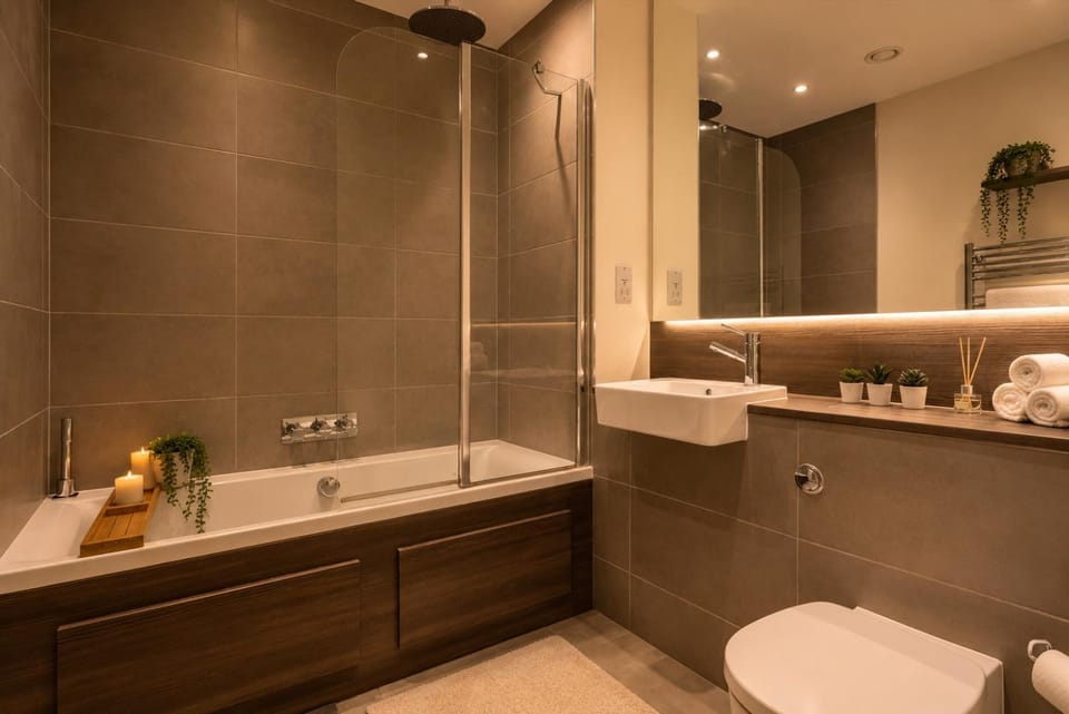 Modern 1-Bed Flat with sofa-bed sleeps 4 in London Bridge Apartment in London Borough of Southwark