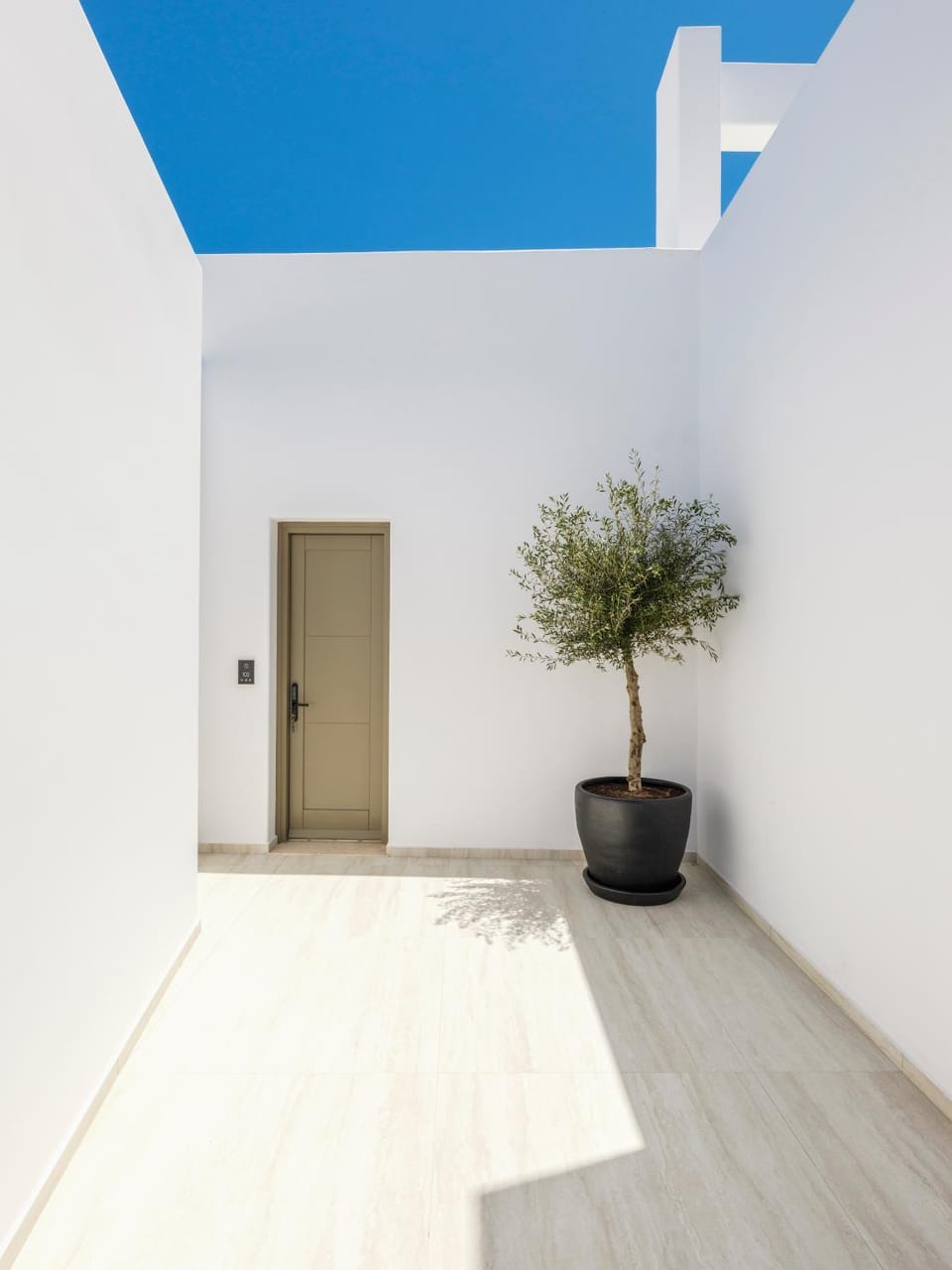 Facade/entrance
