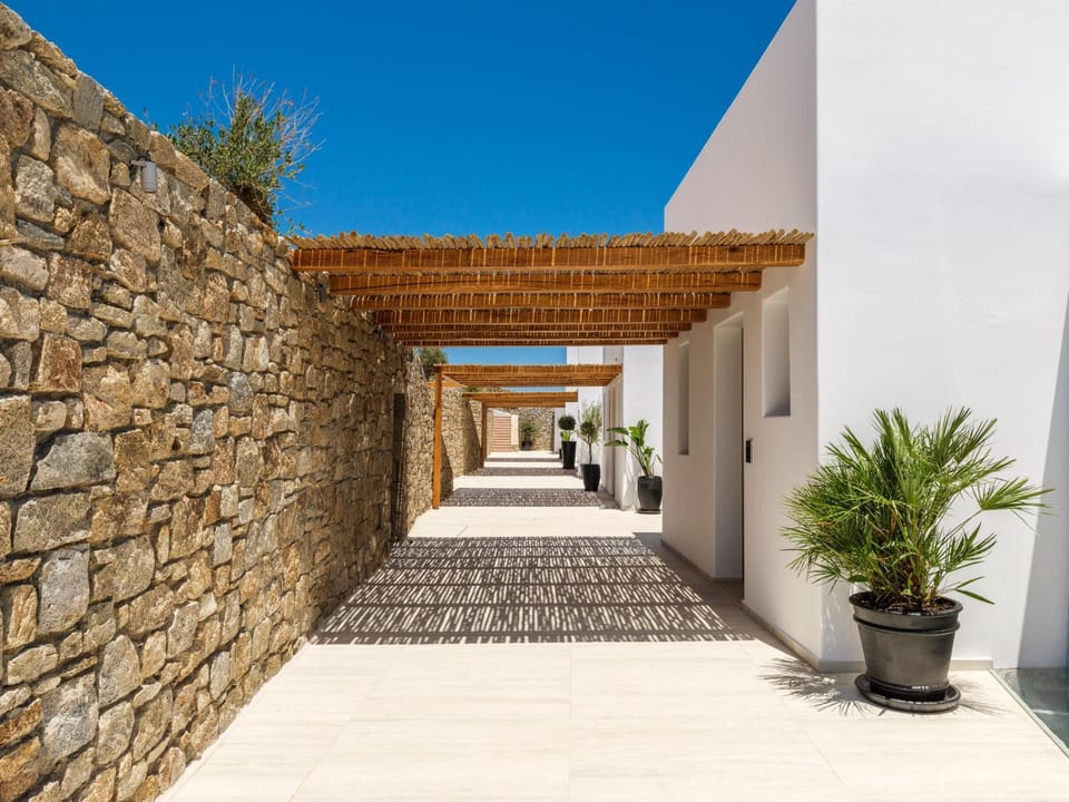 Vinara Luxury Suites Mykonos Hotel in Decentralized Administration of the Aegean