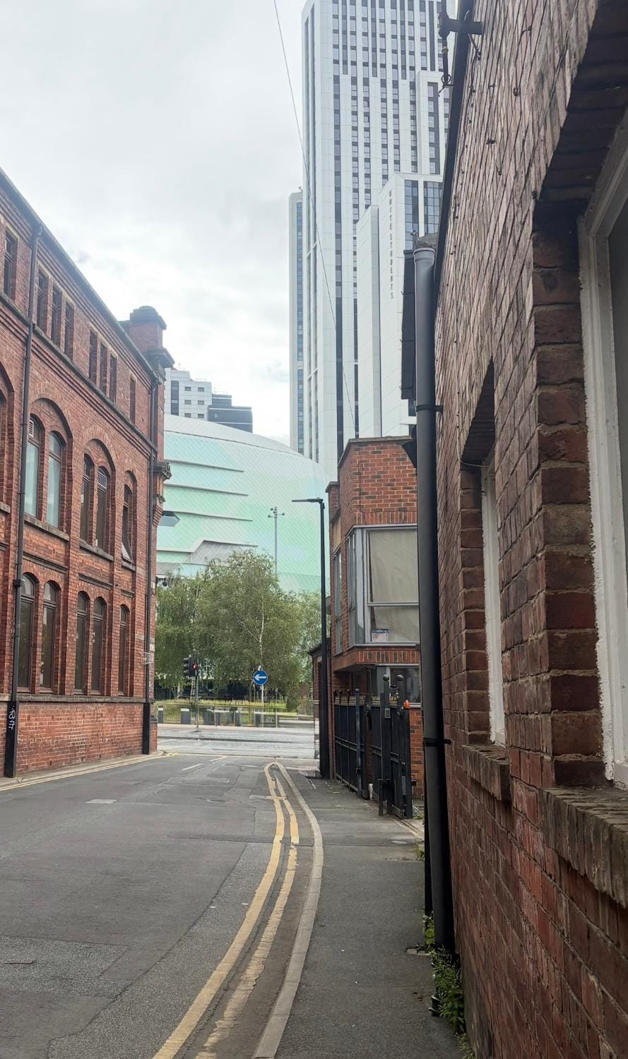 Near Leeds Arena Home with 2 Bed Sleeps 4 Apartment in Leeds