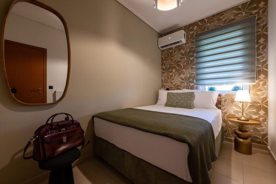 Bed, Photo of the whole room, Bedroom, air conditioner