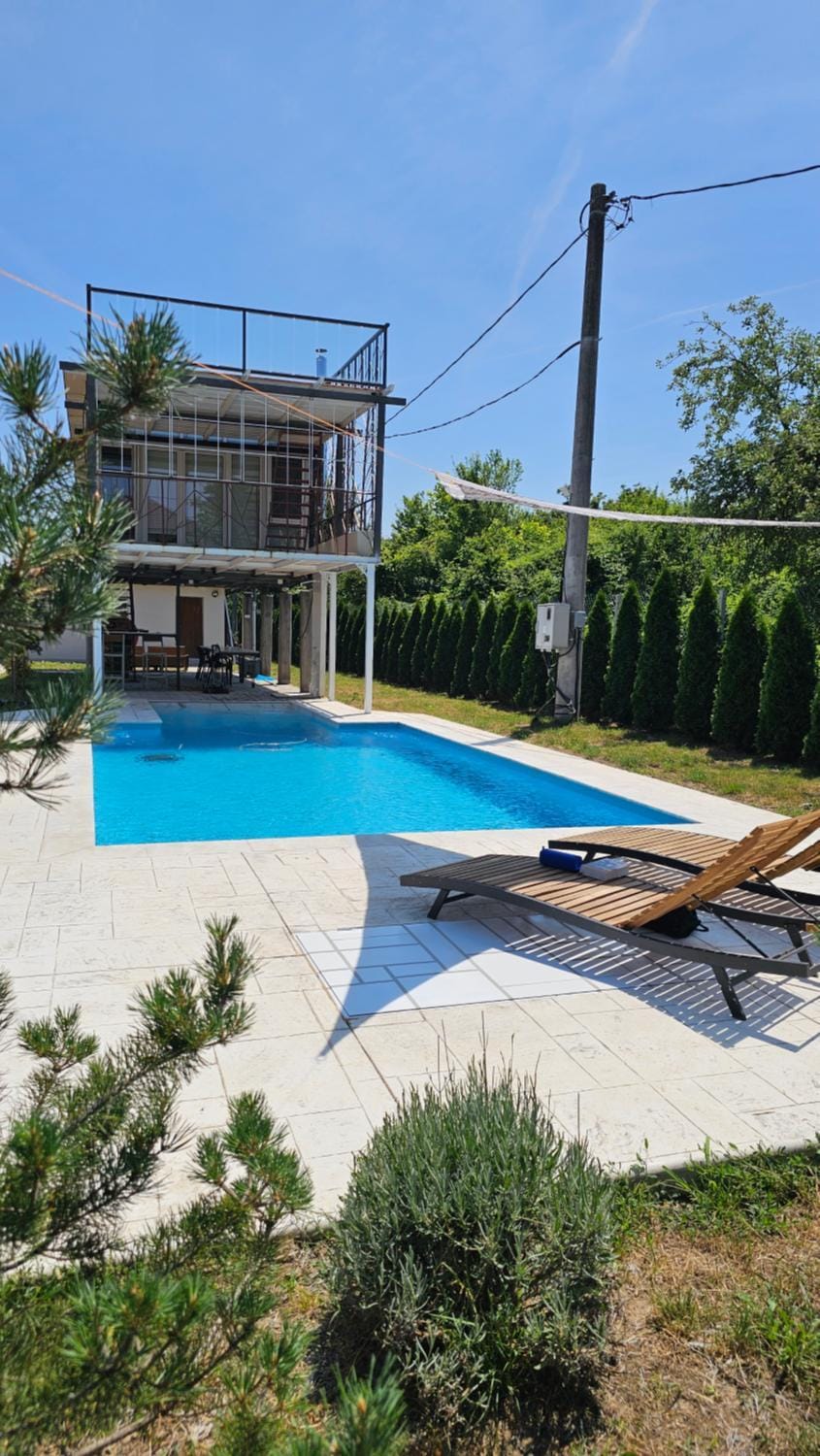 VRHouse Vorbis River House House in Serbia