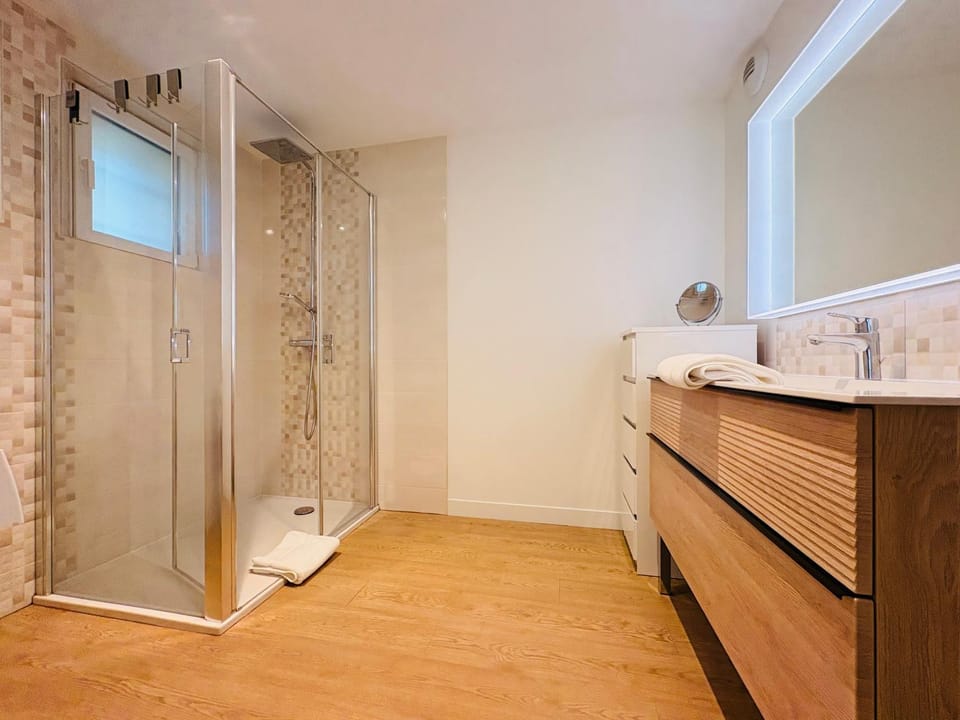 Shower, Bathroom