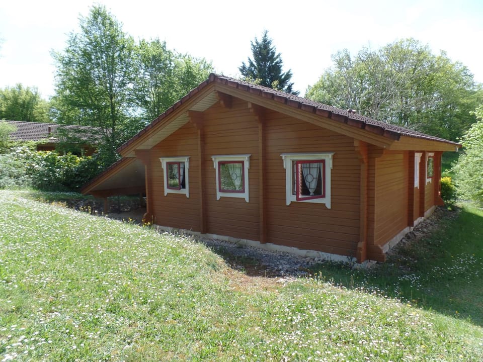 Chalet le Chal'Heureux Chalet in Occitanie