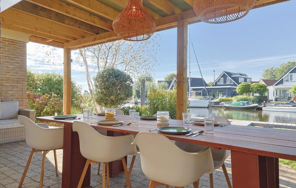 Garden, Dining area
