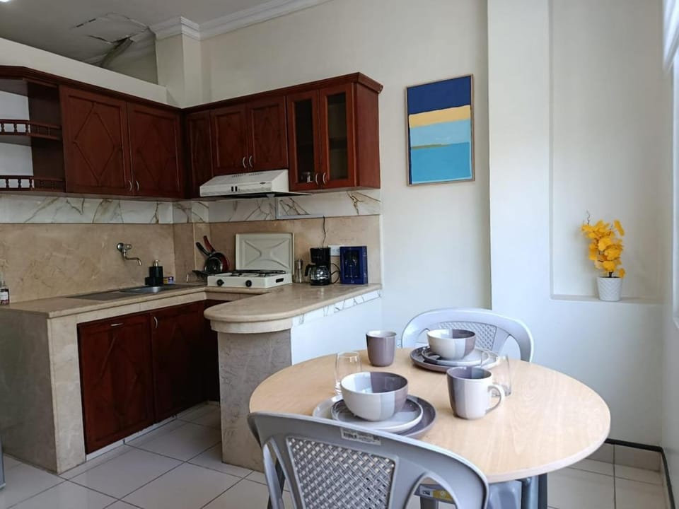 Suite Privada en La Alborada Ideal para parejas Apartment in Guayaquil